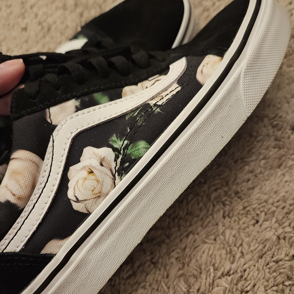 Vans Women’s Black Floral Old Skool Sneakers